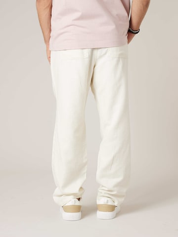 Regular Pantalon chino 'MIDSON ' Deeluxe en blanc