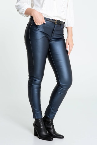 Cassis Slim fit Pants in Blue: front