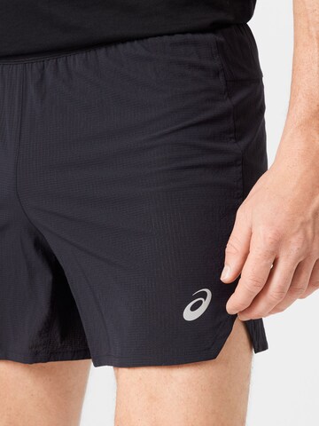 ASICS Regular Sportshorts 'Ventilate' in Schwarz