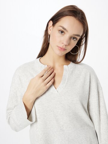 Gina Tricot Pullover 'Melia' i grå