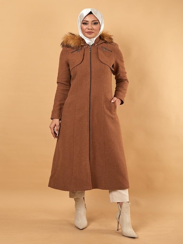 MODAMIHRAM Winterjas in Bruin: voorkant