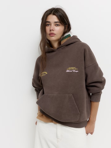Pull&Bear Majica 'PACIFIC HOLIDAYS' | rjava barva: sprednja stran