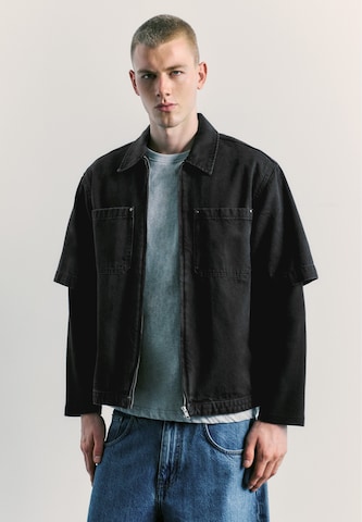 Pull&Bear Comfort fit Ing - fekete: elől
