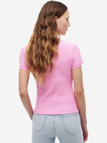 Maglietta 'TJW BADGE RIB DW0DW17881' di Tommy Jeans in rosa