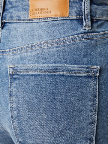 Vero Moda Tall Regular Jeans 'FLASH' in Blau