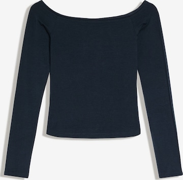 Tricou de la Bershka pe albastru: față