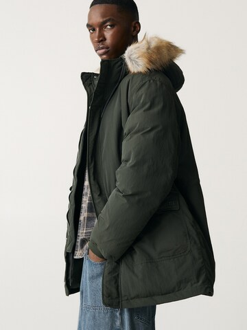 Pull&Bear Vinterparkas i grön