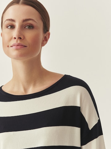 mėlyna TATUUM Megztinis