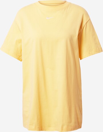 Nike Sportswear T-shirt i gul: framsida