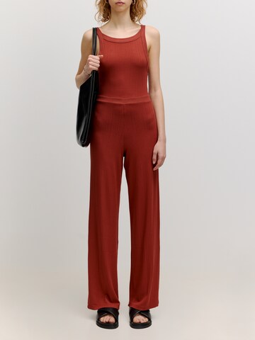 EDITED Jumpsuit 'Remi' in Rood