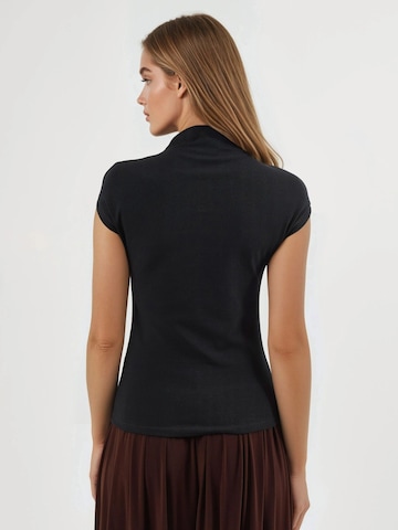 Busem Blouse in Zwart