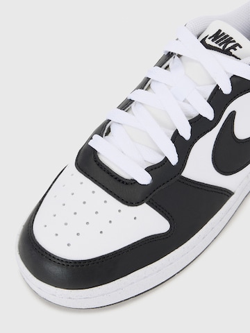 NIKE Sportcipő 'Court Borough' - fehér