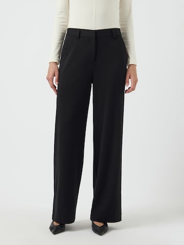 YAS - Pierna ancha Pantalón 'YASSUSSI' en negro: frente
