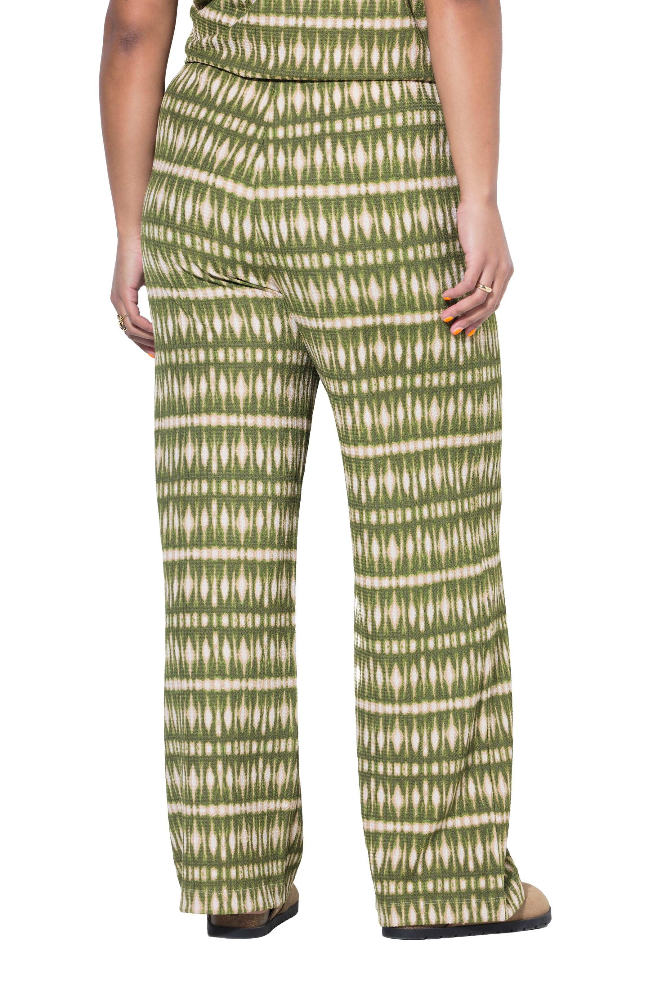 Studio Untold Loosefit Hose in Grün
