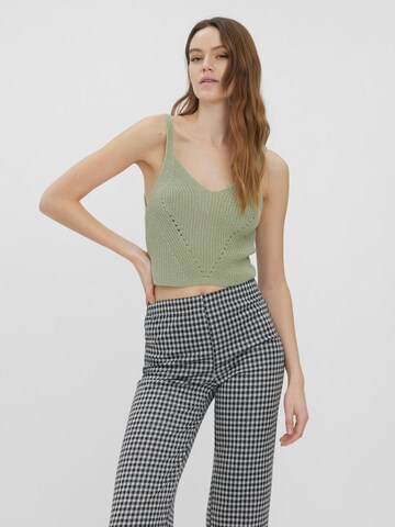 VERO MODA Knitted Top 'NEW HENJA' in Green: front