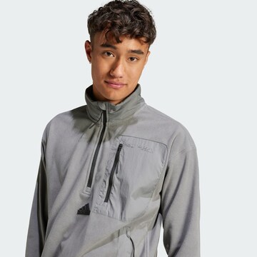 Pullover sportivo 'City Escape' di ADIDAS SPORTSWEAR in grigio