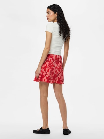 PIECES - Falda 'FLORA' en rojo