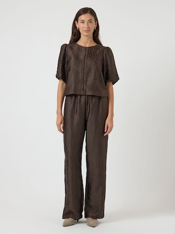 Wide leg Pantaloni di YAS in marrone: frontale