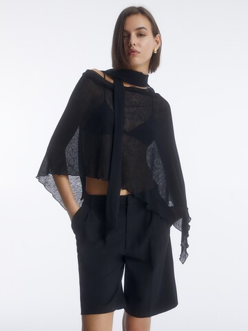 Pull&Bear Cape in Black: front