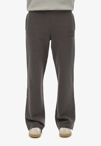 Superdry Regular Broek in Grijs: voorkant