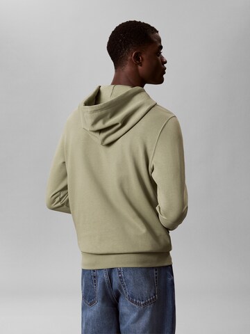 Calvin Klein Jeans Свитшот в Зеленый