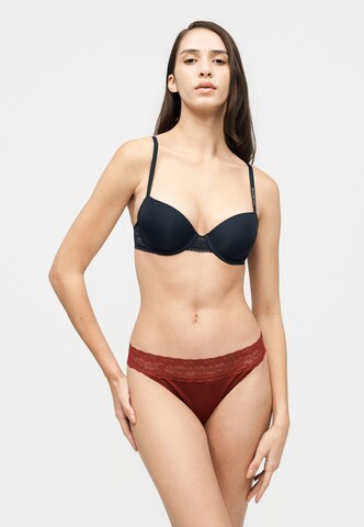 Tommy Hilfiger Underwear Стринги в Бежевый: спереди
