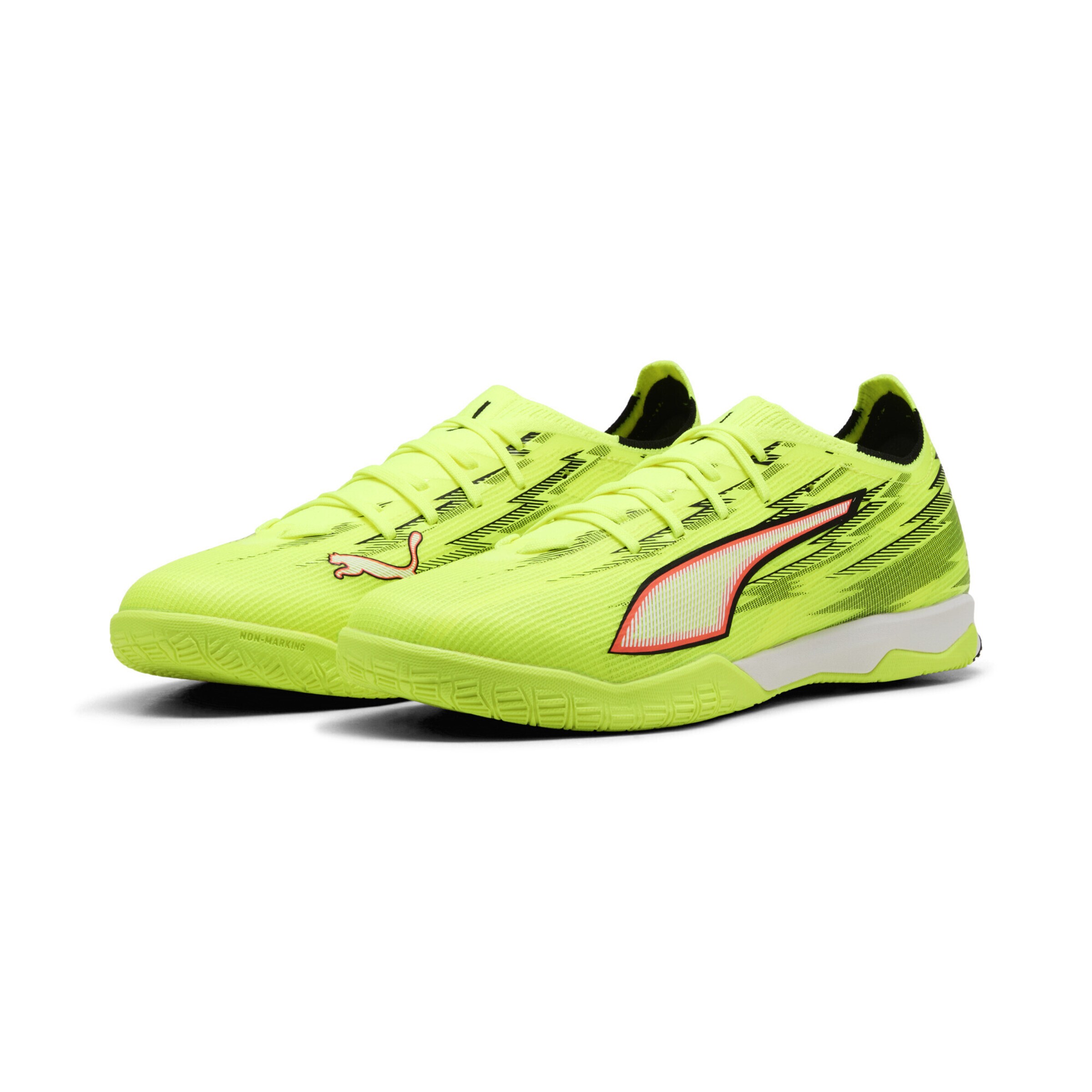 Chaussure de foot 'Ultra 6 Match' PUMA en jaune