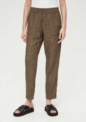 s.Oliver Tapered Trousers in Green: front