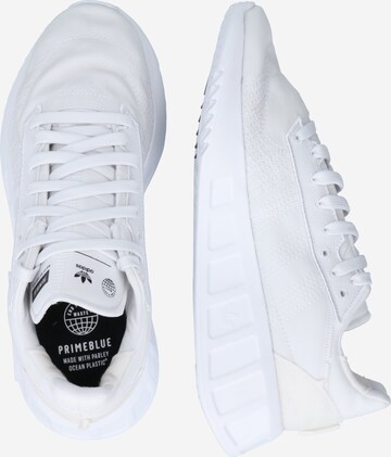 ADIDAS ORIGINALS - Sapatilhas baixas 'Geodiver' em branco