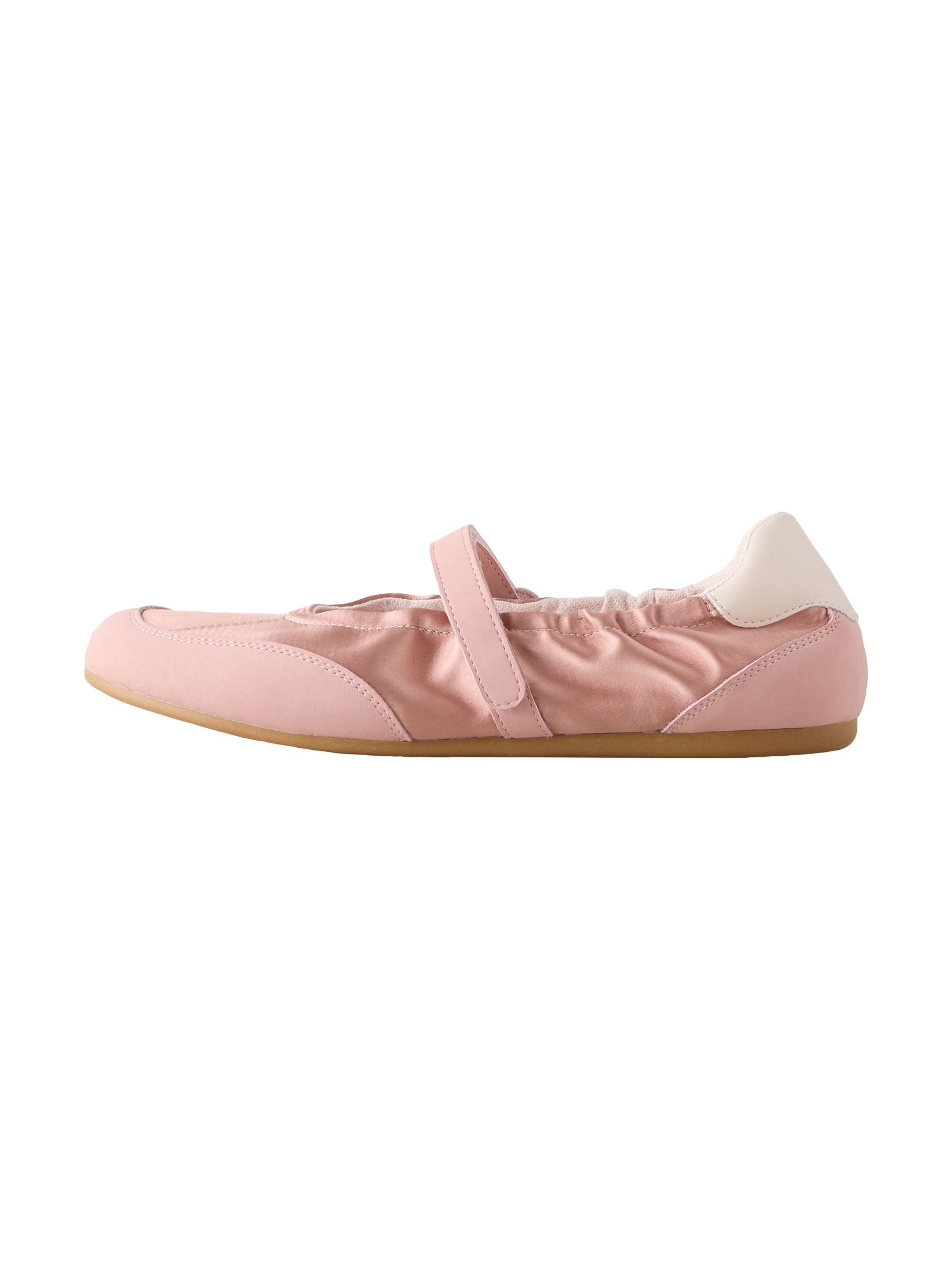 Next Baskets basses 'Forever Comfort' en rose clair, Vue avec produit