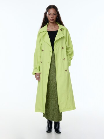 EDITED Between-Seasons Coat 'Neila' in Green