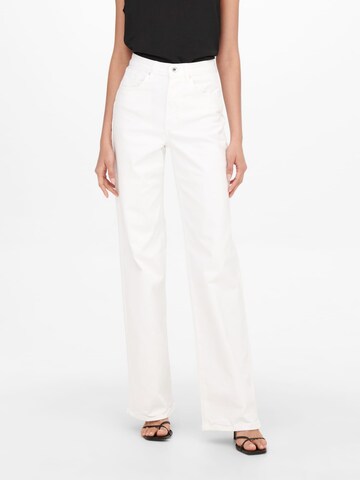 ONLY Baggy Jeans 'Juicy' in White: front