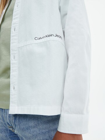 Calvin Klein Jeans - Blusa en blanco