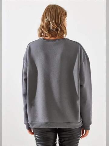 Felpa di Bianco Lucci in grigio