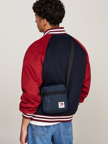 Tommy Jeans Crossbody bag 'Essential' in Blue