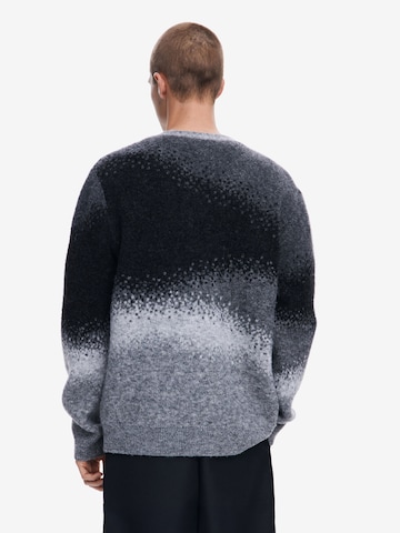 Pullover di Desigual in grigio