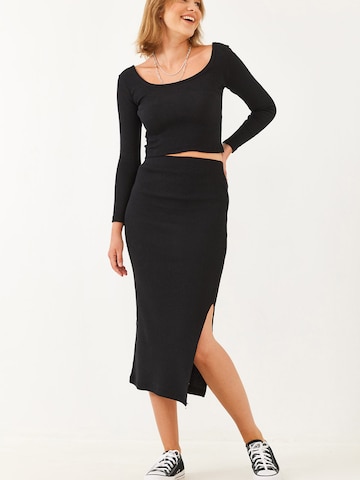 Tailleur di Bianco Lucci in nero: frontale