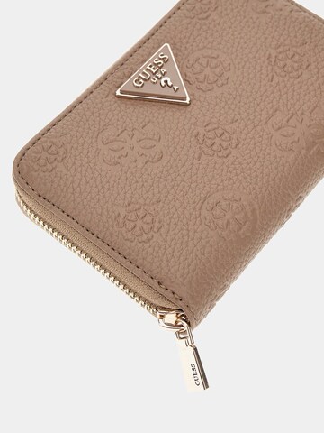 GUESS Portemonnaie 'Cresidia' in Beige