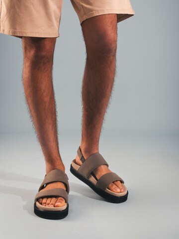 nae Vegan Shoes Sandały 'LAU' w kolorze zielony