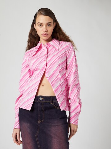 Bella x ABOUT YOU Blouse 'Fenja' in Pink: front