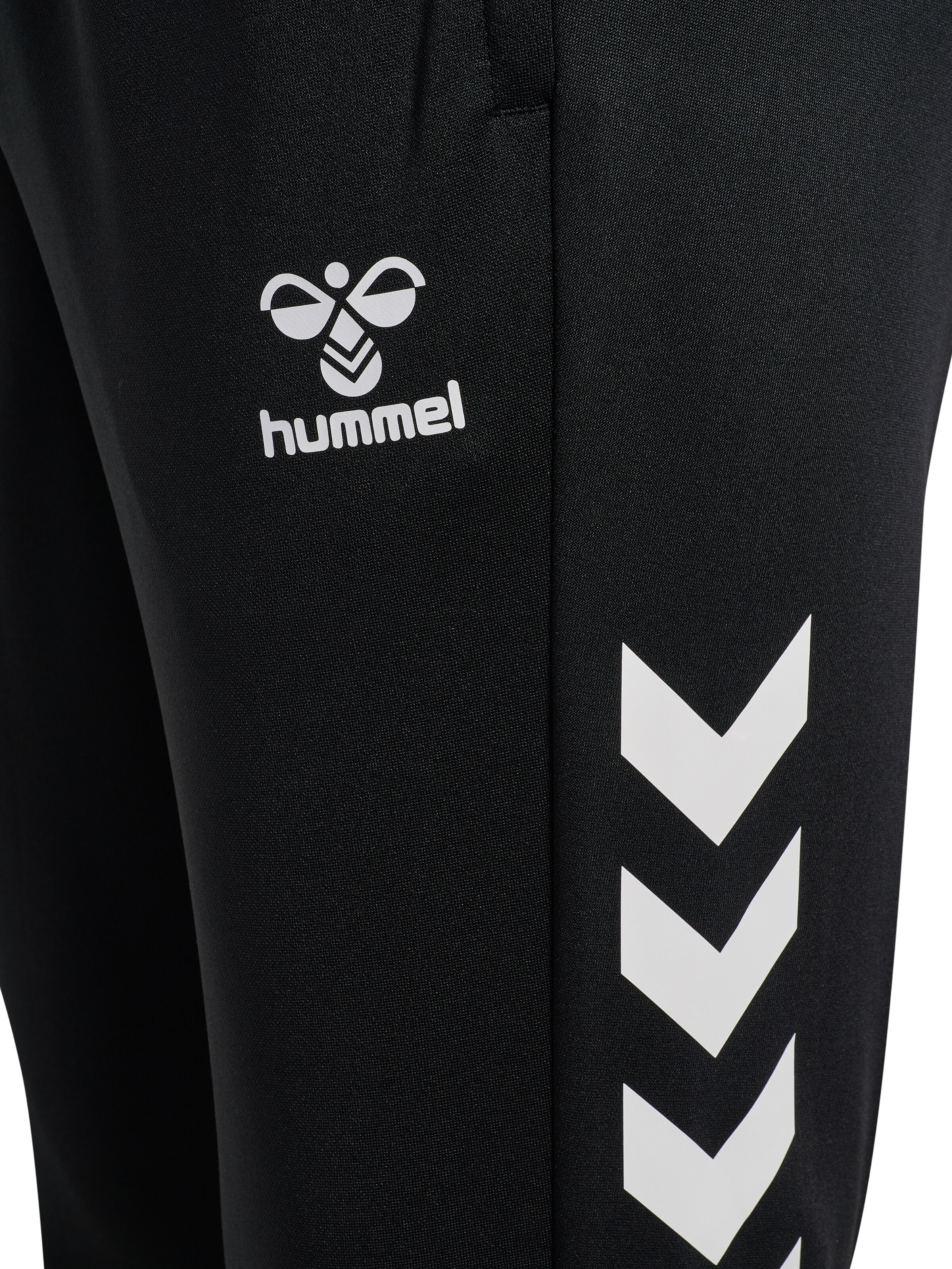 Hummel Slimfit Sporthose in Schwarz