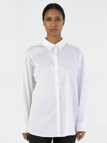 Coster Copenhagen Shirt ' Boxy ' in White: front