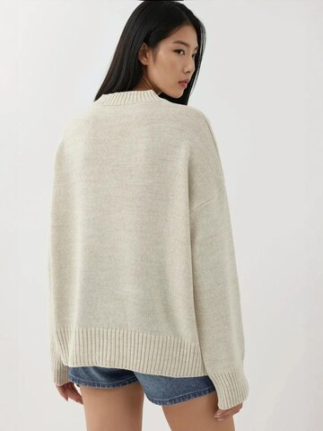 Hiccup Sweter w kolorze biały