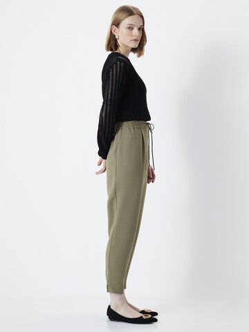 Ipekyol Tapered Pleat-Front Pants in Green