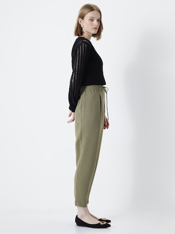 Ipekyol Tapered Pleat-Front Pants in Green