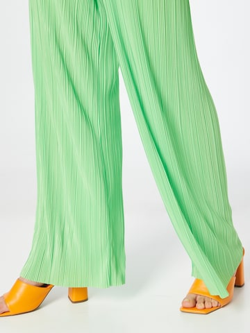 Loosefit Pantalon Monki en vert