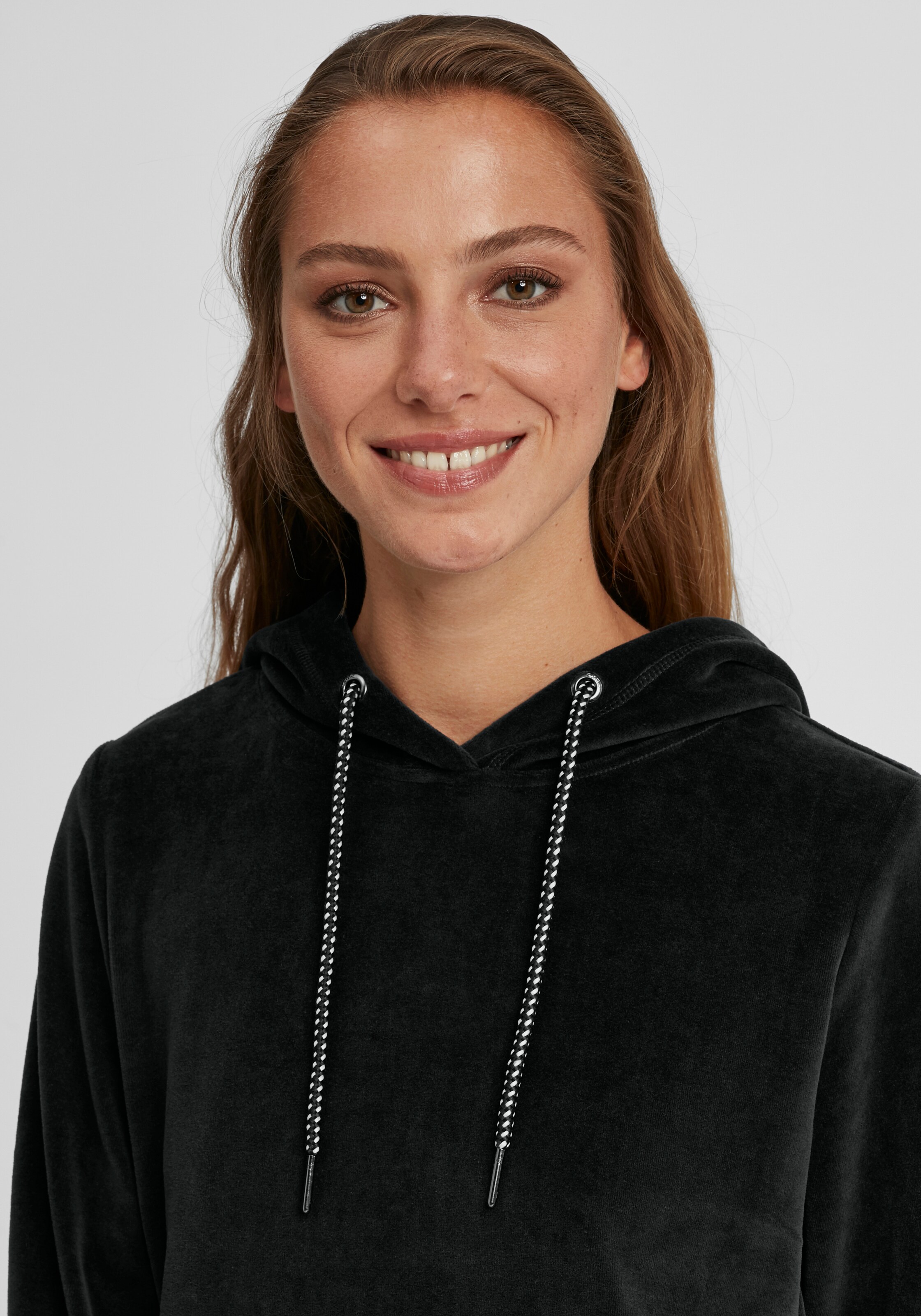 Frauen Pullover & Strick Oxmo Hoodie 'Nimma' in Schwarz - CZ40498 Frauen Pullover & Strick Oxmo Hoodie 'Nimma' in Schwarz - CZ40498