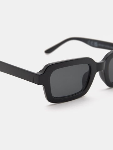 Pull&BearSunčane naočale - crna boja