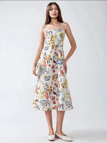 Hiccup - Vestido em branco: frente