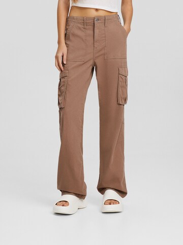 Wide Leg Pantalon cargo Bershka en marron : devant